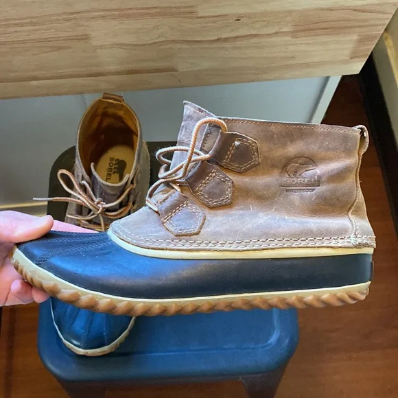Sorel Out N About, waterproof ankle boots, size 9.5 - Picture 5 of 12